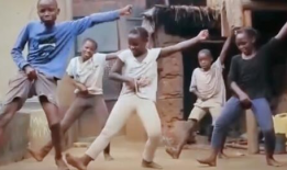 非洲小孩跳舞短视频,活力四溢的童年记忆